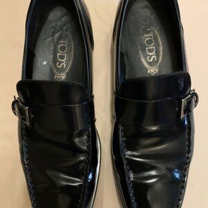 Tod’s Men’s Buckled Gommino Driving Loafers – Black Calf Leather – 8.5